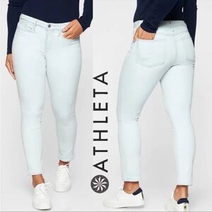 Athleta Sculptek ultra skinny white jeans in Biscayne white Sz 4. E12